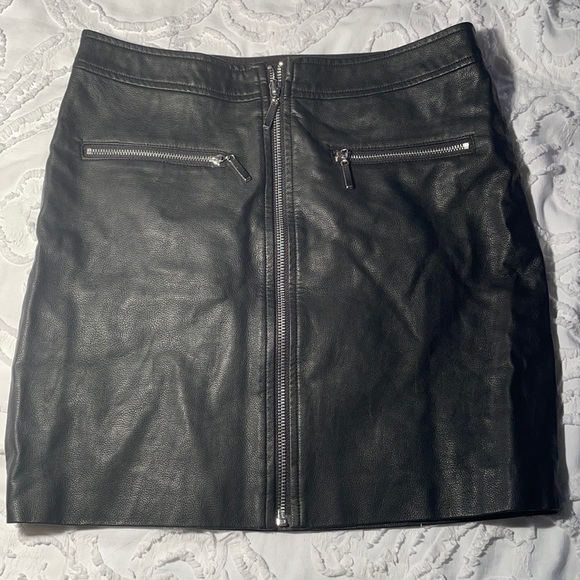 Mini leather skirt - Picture 1 of 3